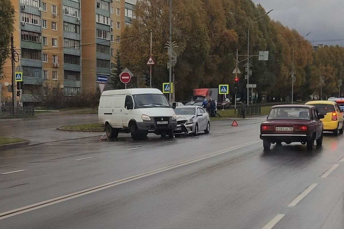 Что происходит в курске сейчас 16 августа. Легковушка.