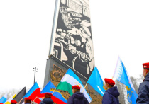 4 ноября, в День народного единства, в Барнауле открыли стелу «Город трудовой доблести»