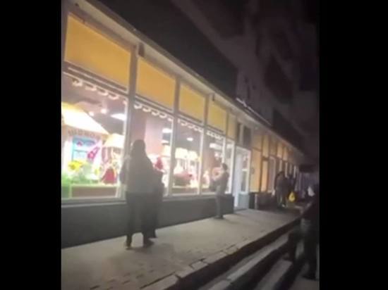 Порошенко отказался выключать свет в магазине Roshen в Полтаве