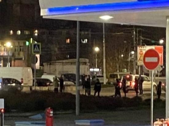 На заправке в центре Рязани подрались четверо пьяных мужчин