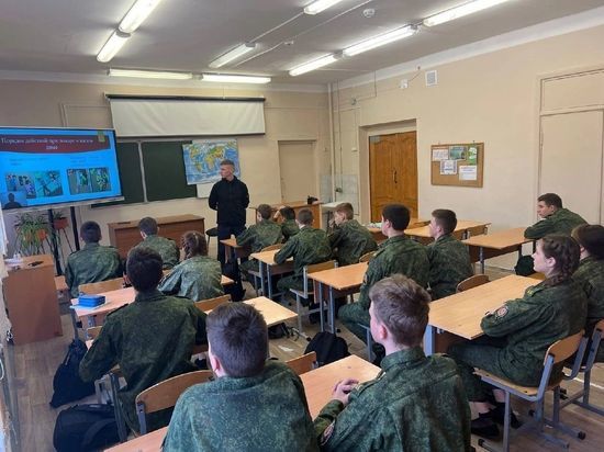 В Смоленском кадетском корпусе пройдут классные часы ко Дню народного единства