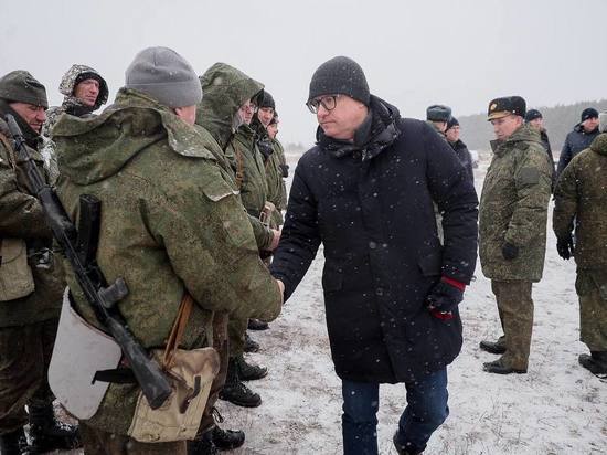 Алексей Текслер посетил палаточный лагерь для мобилизованных