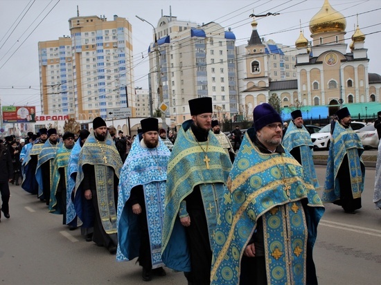 В праздник Казанской иконы в Орле прошёл большой крестный ход