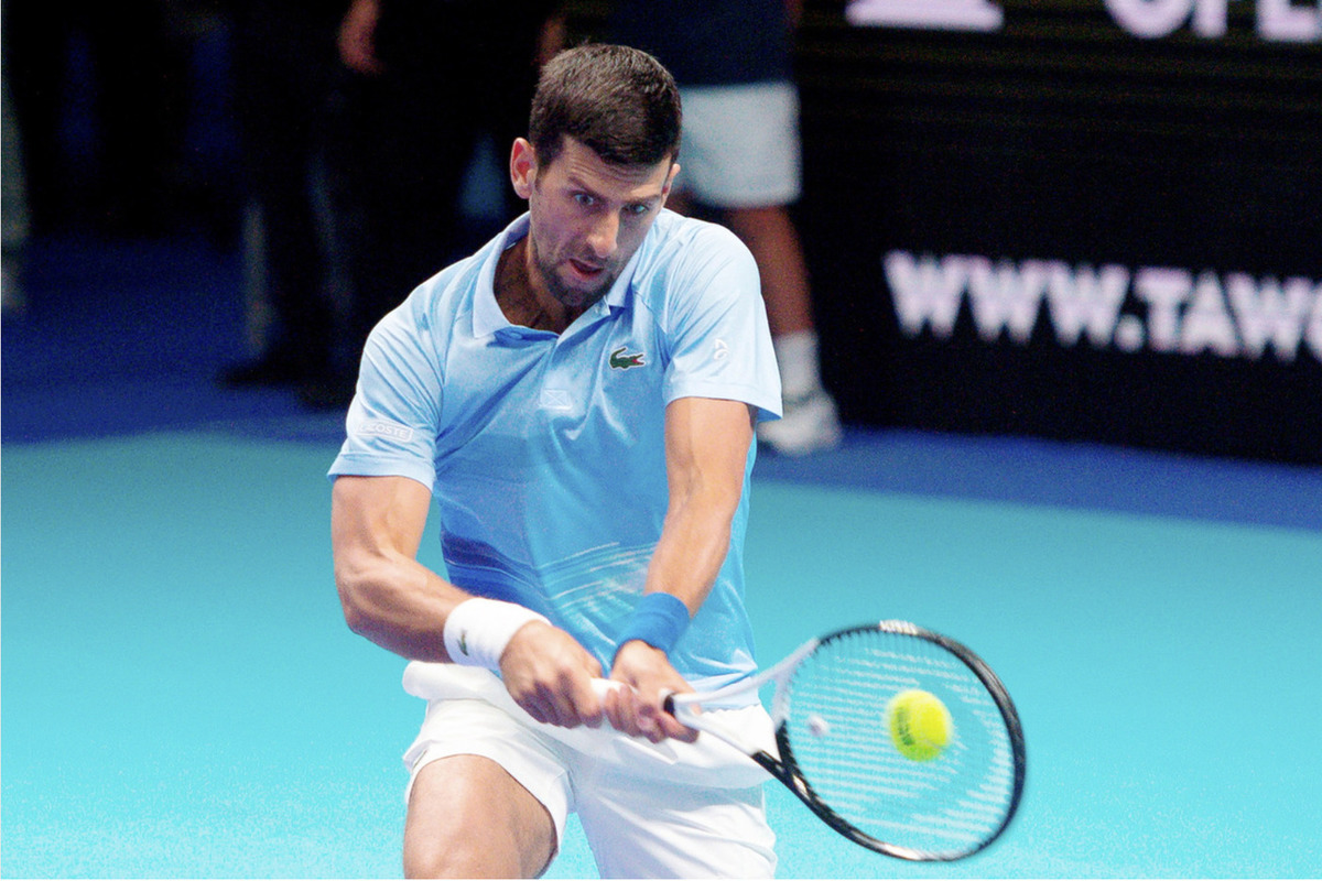 Джокович вышел в полуфинал теннисного "Мастерса" в Париже