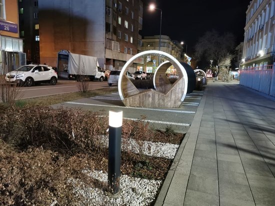 В Красноярске на улице Красной Армии включена подсветка