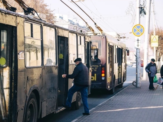 На улице Промышленной в Рязани у троллейбуса задымились тормозные колодки