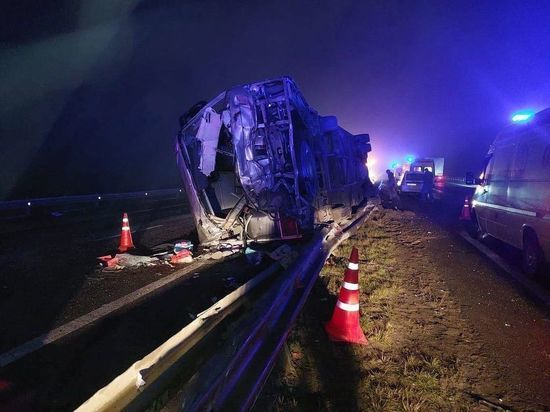 Попавший в ДТП в Тульской области автобус вёз туристов из Рязани