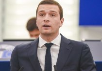 27-летний французский политик, евродепутат Жордан Барделла был избран председателем ультраправой французской партии "Национальное объединение"