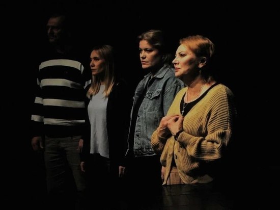 В Красноярске показали спектакль о войне в Донбассе