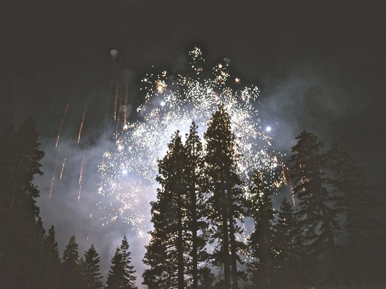 «Праздничная демократия»: жители Курил решат судьбу фейерверка на Новый год