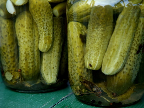 Малосольные огурцы стали причиной пробки в Реутове