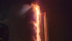В Дубае загорелась высотка рядом с башней "Бурдж-Халифа": видео пожара