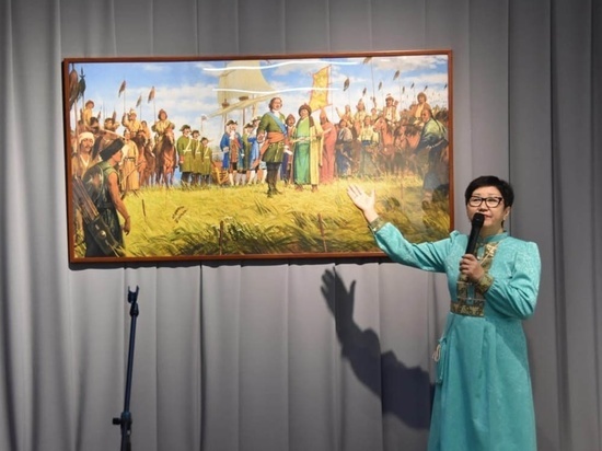 Выставка из Калмыкии "Восток-арт" открылась в Тыве