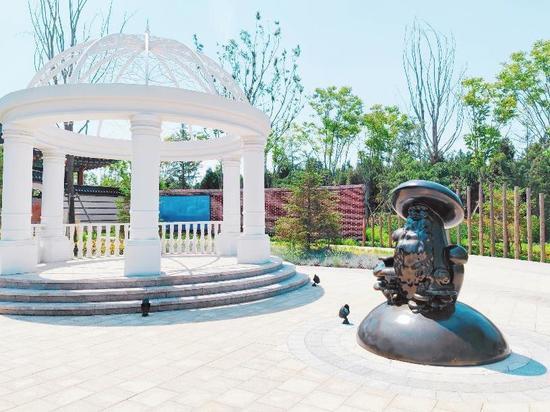 На выставке в Китае представили рязанский памятник грибам с глазами