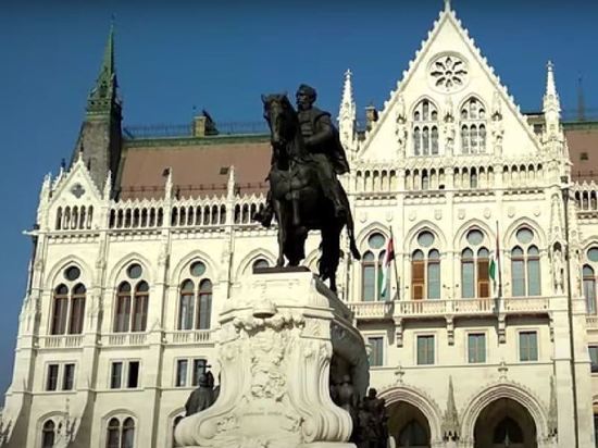 Венгрия решила выступить против плана ЕС по помощи Украине