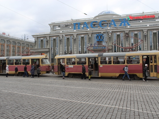 Пенсионерка попала под трамвай в Екатеринбурге
