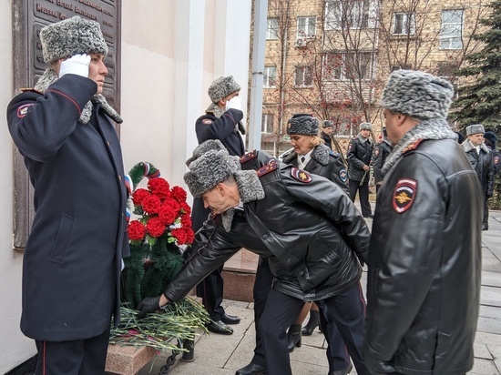 Имена 3 погибших при исполнении долга полицейских увековечили на стеле в храме Красноярска
