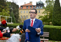 Пресс-секретарь президента Чехии Иржи Овчачек женился на украинке, которую он ранее приютил в рамках программы помощи беженцам, сообщает местный таблоид Blesk