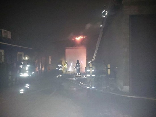 В Уфимском районе потушили крупный пожар на складе