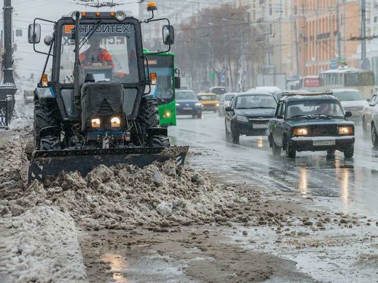 Из Челябинска вывезли 12 тысяч кубометров снега