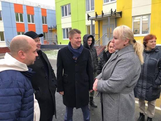 Контроль за народной программой: Алексей Ситников посетил строящиеся детский сад и школу в посёлке Волжский