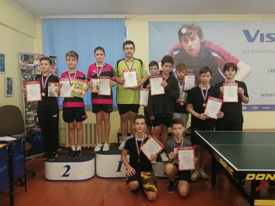 Юные теннисисты Серпухова стали первыми на открытом турнире в подмосковных Озёрах