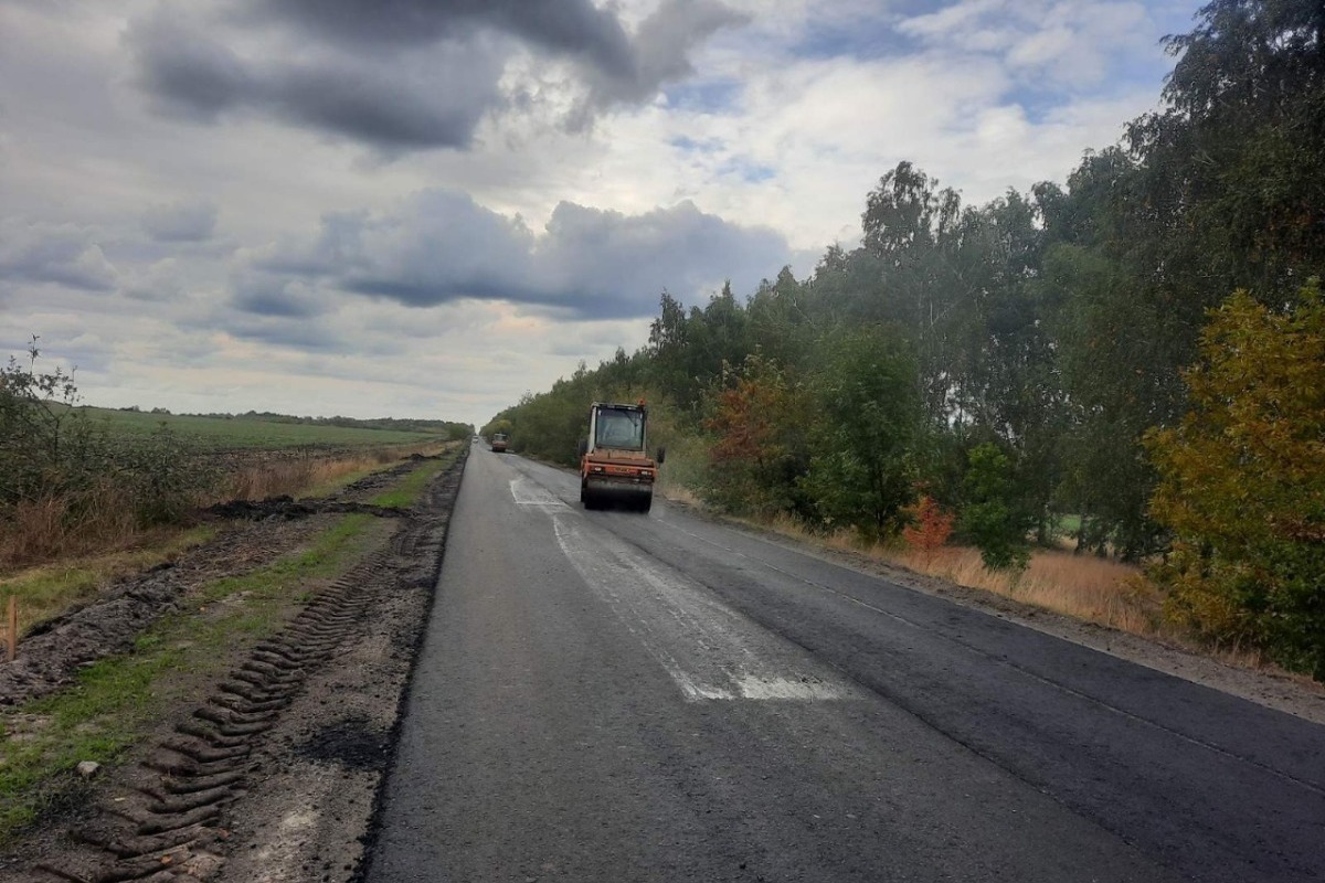 Через 14 километров. Дорога в Губкинский. Подъезд к городу. Дороги камеры Белгородской области. Автодорога Губкин-тим