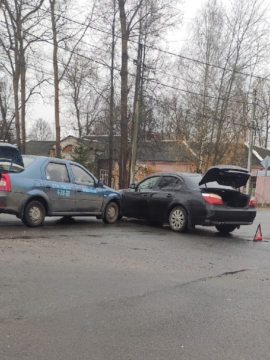 В Тверской области учебный автомобиль попал в аварию