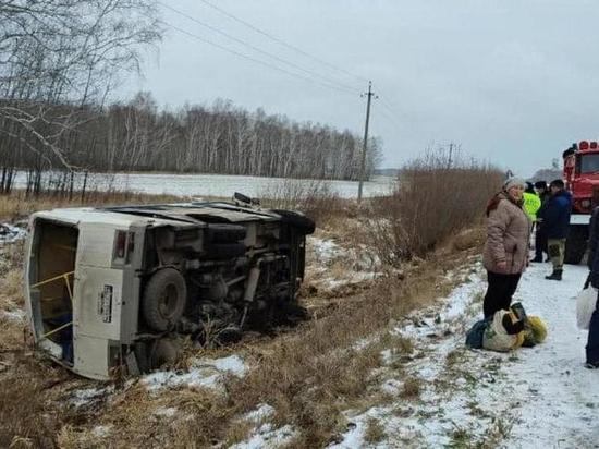 Новосибирская полиция опубликовала фото смертельного ДТП с пассажирским автобусом