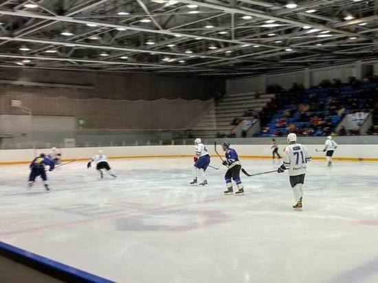 Чемпионат Мурманской области по хоккею продлится до апреля 2023 года