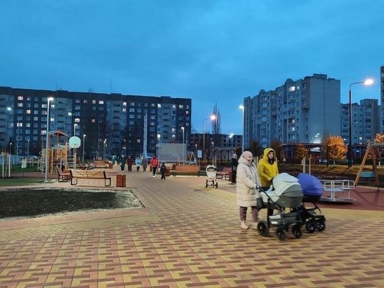 В Тамбове включили фонари в сквере на Киквидзе