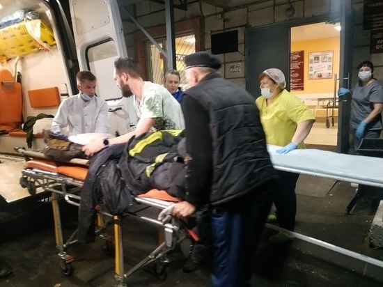 В костромские больницы начали доставлять пострадавших в результате жесткой посадки вертолета