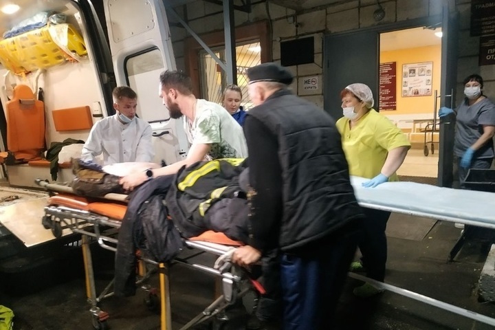 В костромские больницы начали доставлять пострадавших в результате жесткой посадки вертолета