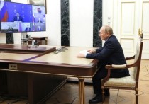 Владимир Путин во вторник вечером собрал чиновников, чтобы убедиться, что незапланированные  расходы на СВО не приведут к ущемлению получателей социальных выплат - прежде всего семей с детьми