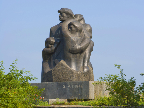 В Латвии начался демонтаж советского памятника «Алеше»