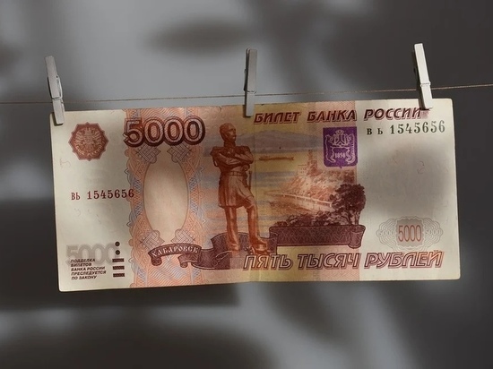Фальшивую пятитысячную купюру обнаружили в псковском банке