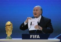 Бывший президент ФИФА Йозеф Блаттер, несколько месяцев назад оправданный швейцарской прокуратурой по делу о мошенничестве, дал интервью швейцарской газете Tages-Anzeiger, в котором повторил: выбор Катара в качестве страны-хозяйки чемпионата мира был ошибкой. Почему на решение повлияла Франция и причем тут истребители? «МК-Спорт» рассказывает подробности.
