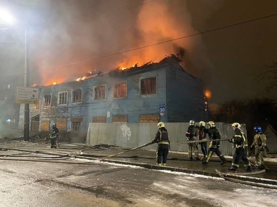 Деревяшка на Декабристов в Мурманске загорелась второй раз за сутки