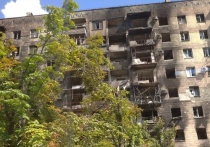 По информации пресс-службы Минстроительства и ЖКХ ДНР, более шести сотен многоквартирных домов, разрушенных в ходе боев в Мариуполе, будут определены под снос