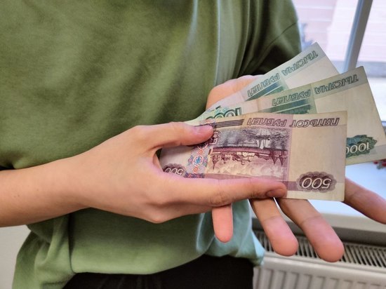 Среднемесячная номинальная зарплата в Мурманской области равна 84 393 рублям