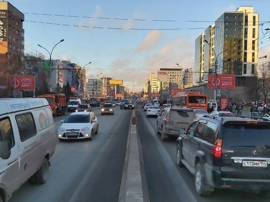 Сервисы такси в Новосибирске возобновили работу после сбоя