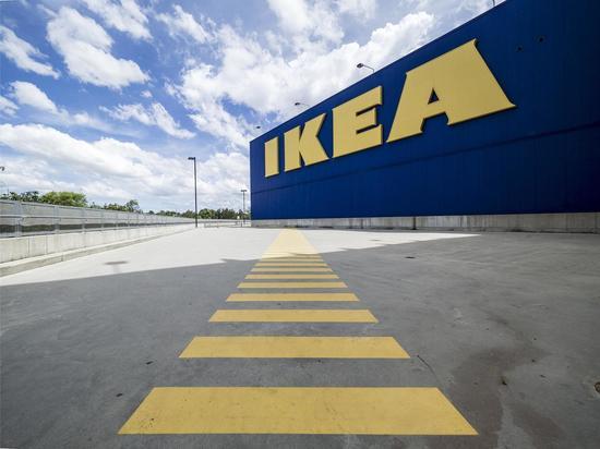 С фабрики IKEA в Тихвине начали снимать вывески