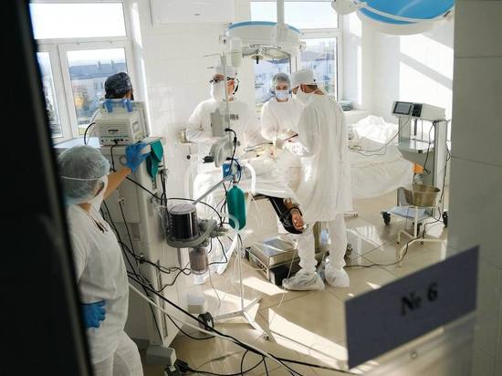 Астраханские хирурги провели уникальную операцию по бедренно-берцовому шунтированию