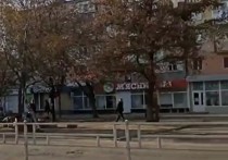 Военный корреспондент "Известий" Дмитрий Астрахань рассказал, что происходит в Херсоне после отвода российских войск на другой берег Днепра