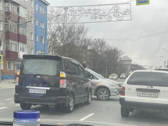 ДТП на улице Ленина в Южно-Сахалинске спровоцировало затор