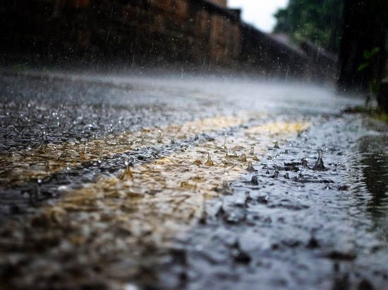Дожди превратили дороги в Мурино в реки и каналы