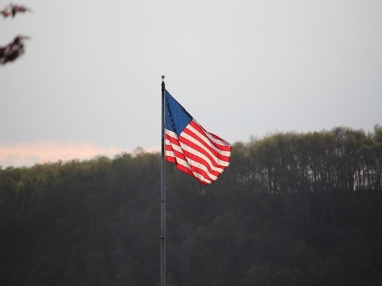 Американцы высмеяли победу умершего демократа на выборах в Конгресс