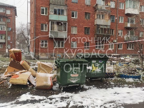 Мусорные контейнеры в неположенном месте возмутили жителей кузбасского города