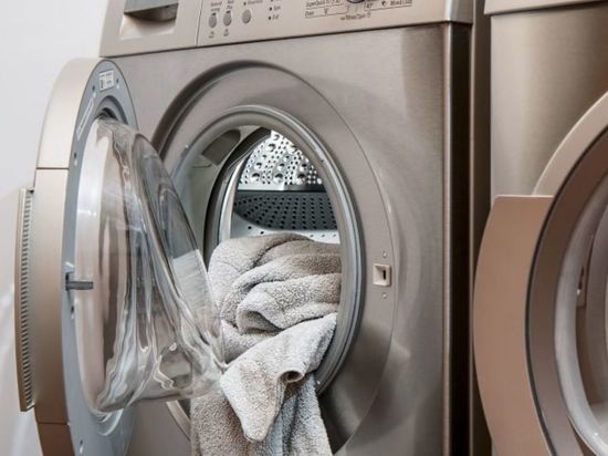Чем нужно чистить резинку на стиральной машинке, чтобы она не чернела: это средство есть у каждой хозяйки