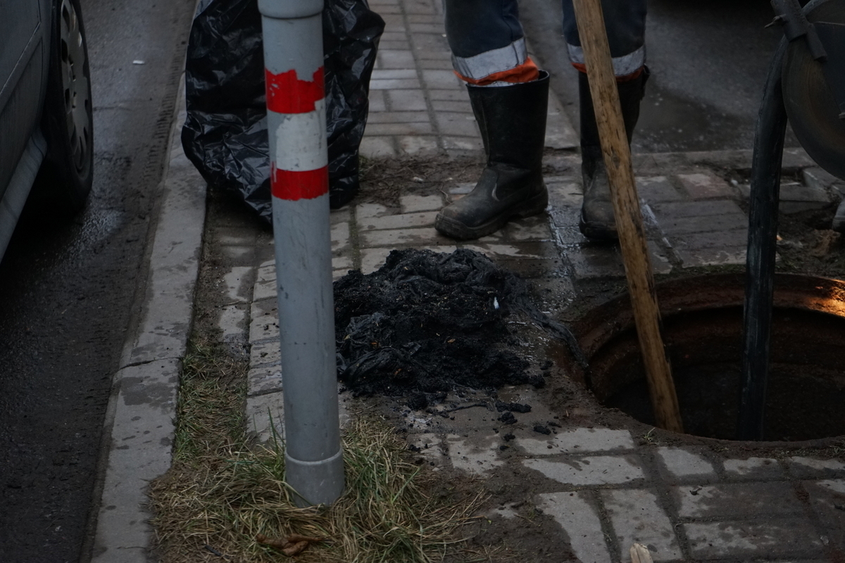 Человек застрял в трубе